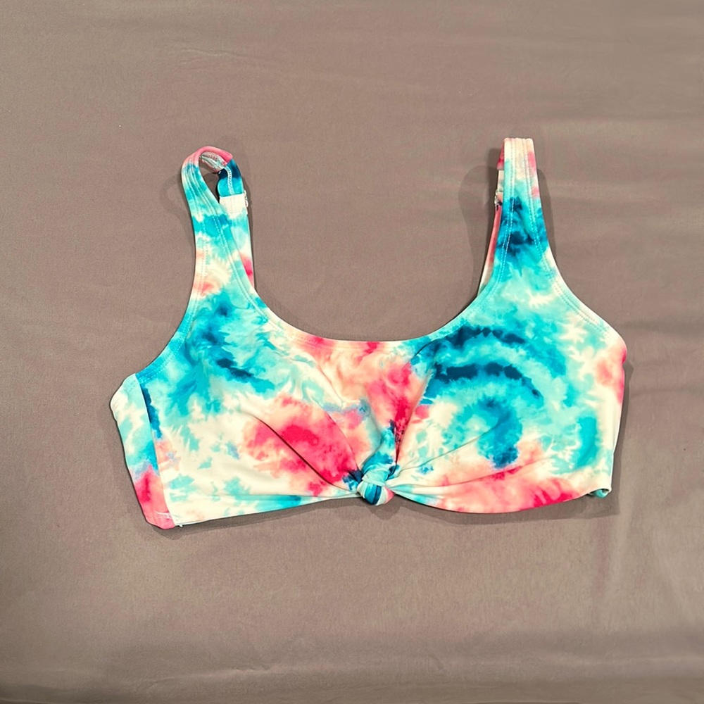 SO Scoop Neck Bikini Top